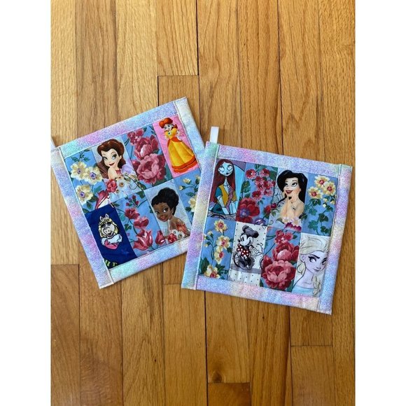 Set of 2 Disney Girls Princesses Quilted Pastel Pot Holders 7 x 8.5in w Hang Tag - Picture 1 of 5